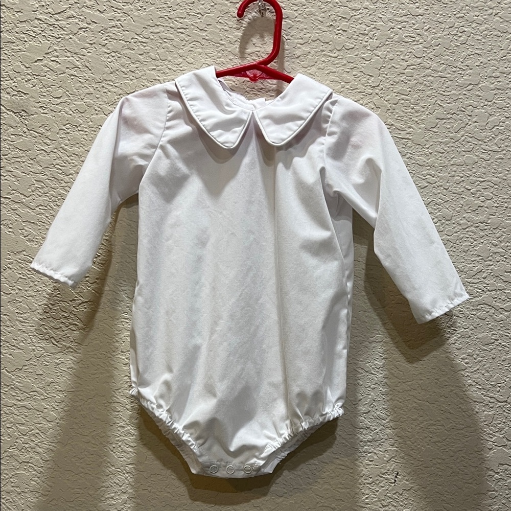 The Beaufort Bonnet Company Peter Pan collared onesie size 18-24M color white